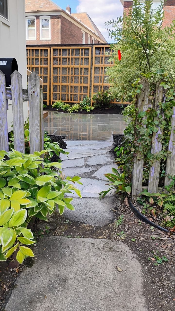 Squirrel Hill South garden — completed planting